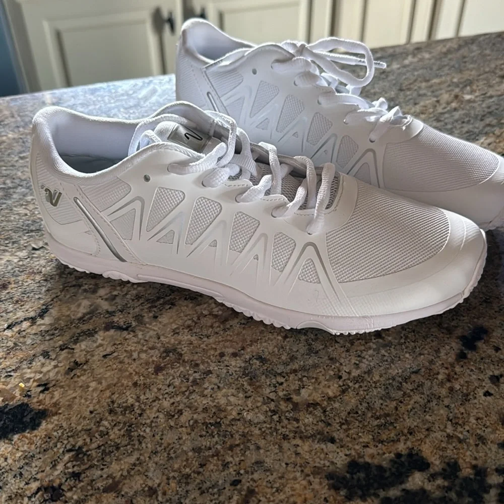 Varsity White Women's Cheer Shoes - Picture 2 of 4